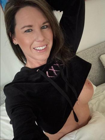 901-399-4270, 40  female escort, Hilton Head